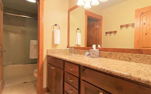 Rc1987 Montana Mountain Hideaway