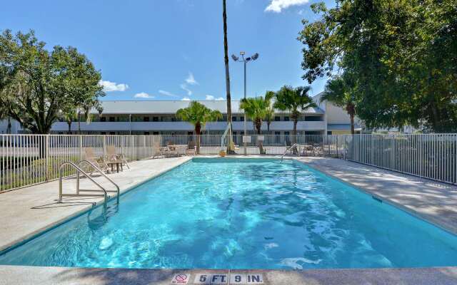 Studio 6 Jacksonville, FL - Baymeadows