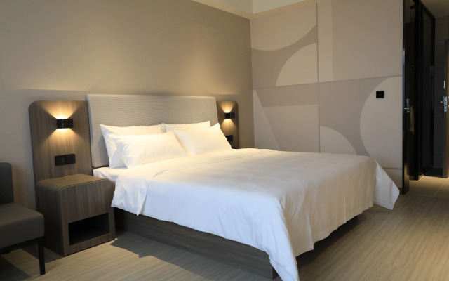 HanTing Hotel (Huludao Yuhuang Mall)