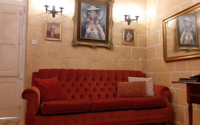Valletta Ta' Golina Corner House