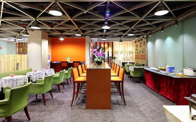 Binjiang Hotel