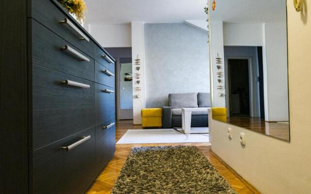 FAMILY CORNER-2bedroom apartment with free parking