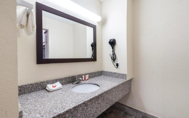 OYO Hotel Tulsa N Sheridan Rd & Airport