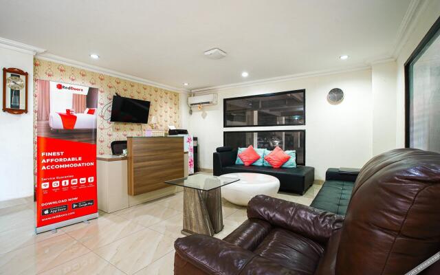 RedDoorz near Palembang Trade Center 3