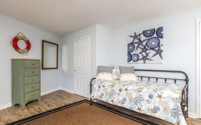 Coastal Breezes by Tybee Vacation Rentals