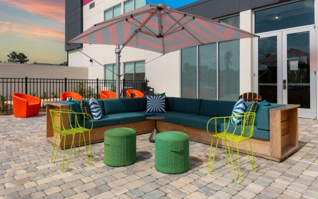 Aloft Savannah Airport