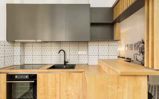Vista by halu' Spacious City Centre Home