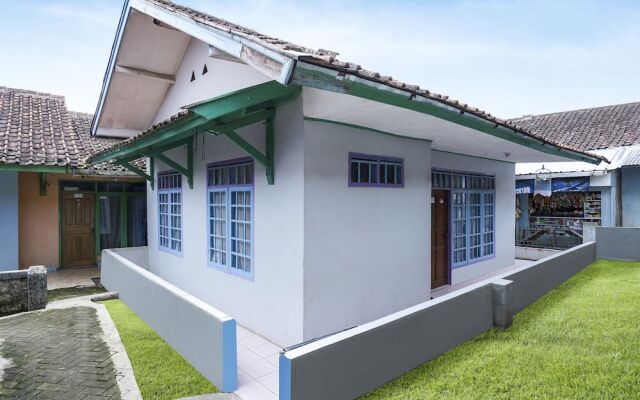 OYO Homes 91009 Eco Tourism Desa Cibodas Areng 4 Syariah