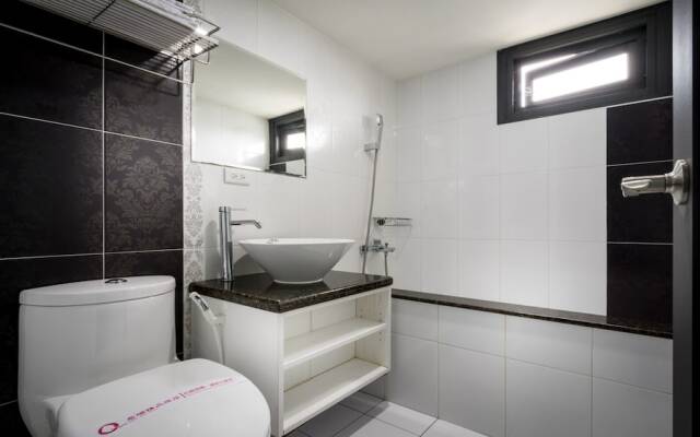 Jung Zaw Business Hotel