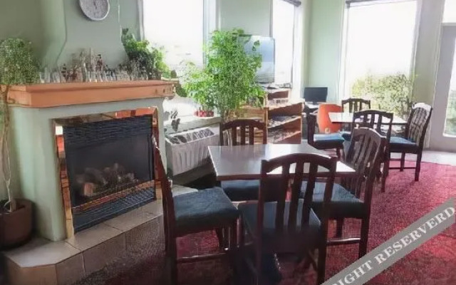 Super 8 Motel - Penticton