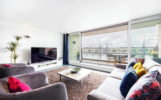 Koks Mews 2 Bed 2 Bath Apartment - ExCeL