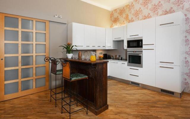 Exclusive Old Town Apartments