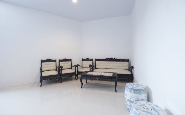 OYO 1633 Hotel Darma Nusantara 3