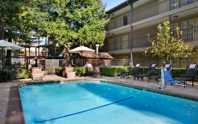 Embassy Suites by Hilton Napa Valley