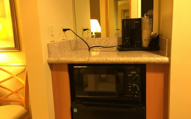 Coon Rapids North Metro Hotel to Norwood Inn & Suites
