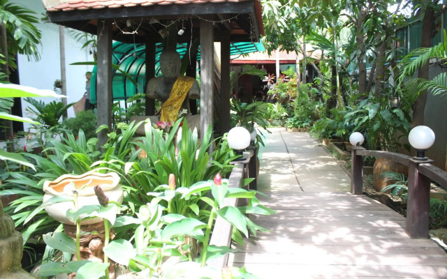 Central Night Hotel