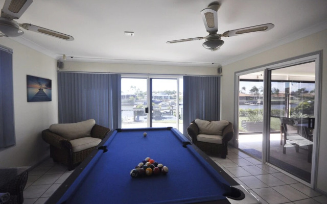 Bribie Island Canal Holiday Destination!