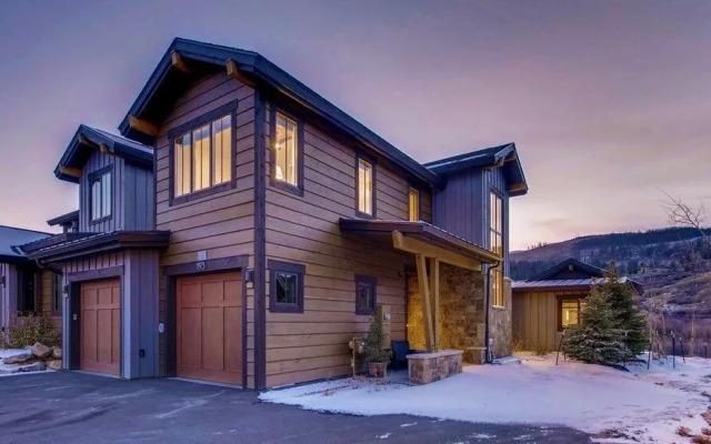 River Song At The Shores