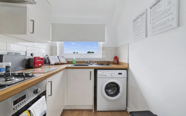 Village Cwtch Whitchurch Apartment