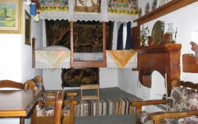 Tinas House