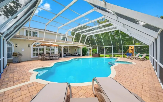 Exquisite Villa With Pool&games- 18 Guests