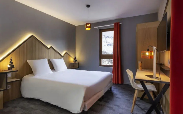 Base Camp Lodge Hotel