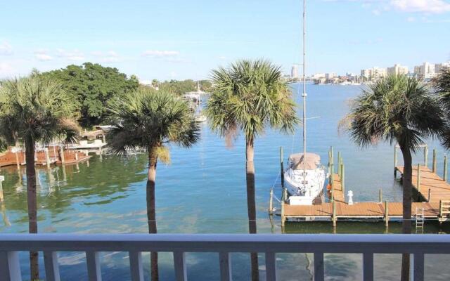 304 Dockside
