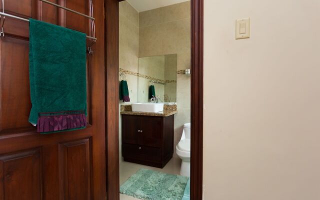 New Kingston Guest Apartment at Inglaterra I