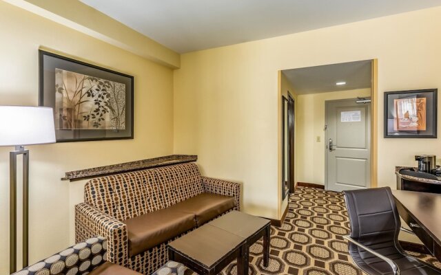 Comfort Suites Lexington