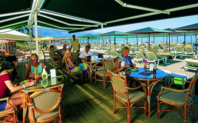 Dragos Beach Hotel