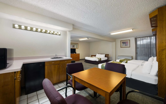 Quality Inn & Suites Canon City