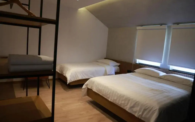 BAZ'HUR Boutique Hotel