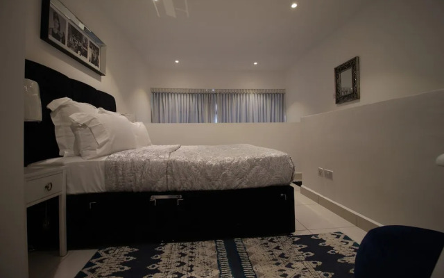 Embassy Gardens - One Bed