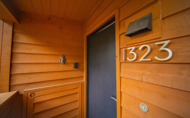 Tennis Townhomes 1323