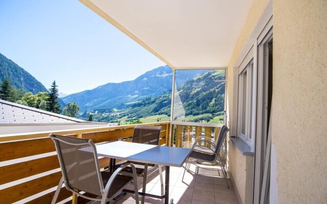 Haus Cristal