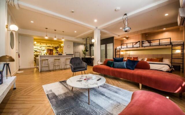 Theme Boutique Hotel