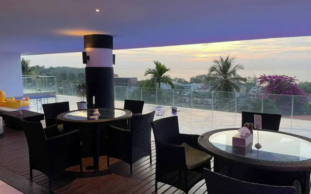 B12a Pool Access Partial Seaview 2brs 1bath Karon