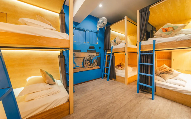 Thalay Cha-am by THA - Hostel