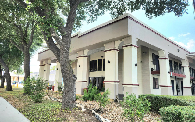 Days Inn by Wyndham San Marcos