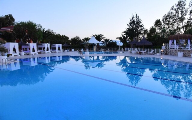 MW Phokaia Beach & Resort