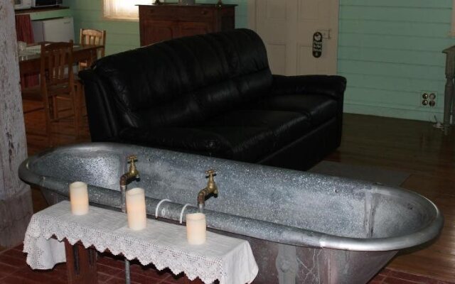 Elinike Guest Cottages