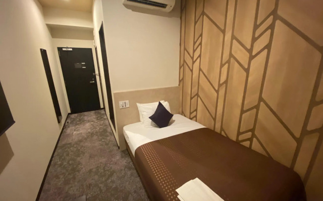 HOTEL LiVEMAX Esaka