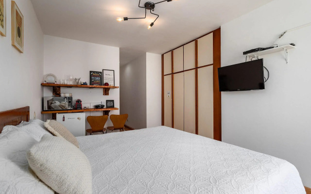 (902-B) Studio com Vista Mar e Comodidades