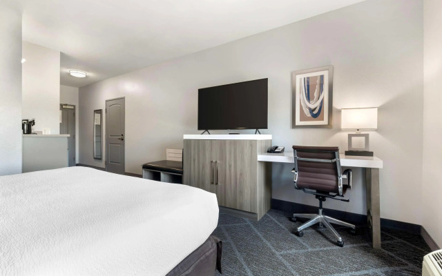 Best Western Plus Appleton Airport/Mall Hotel