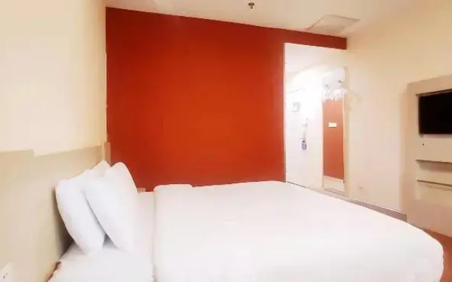 Hanting Hotel (Liufang Subway station)