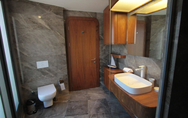 Retron Residence