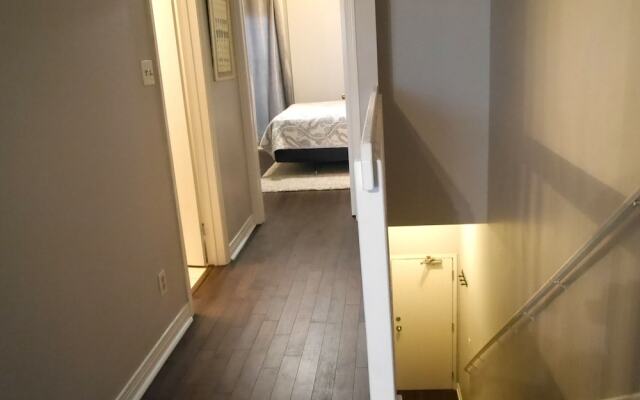 Trendy 1BR Unit on Queen St. W.