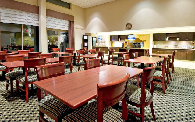 Holiday Inn Express & Suites Surrey by IHG