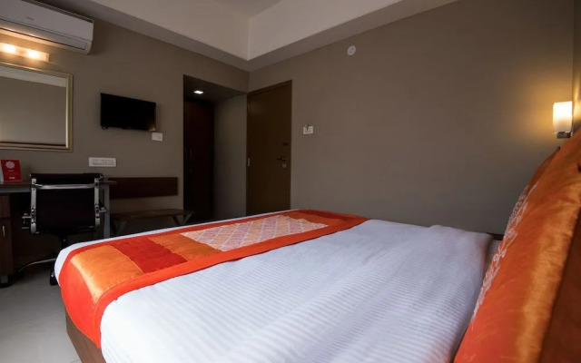 OYO 9989 Hotel Classic Executive