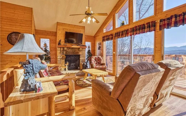 Black Bear Lookout - Two Bedroom Cabin